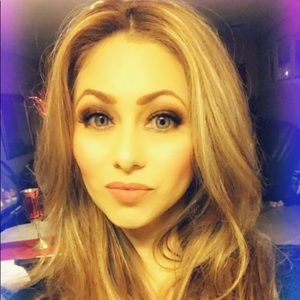 Meet your Posher, Errika